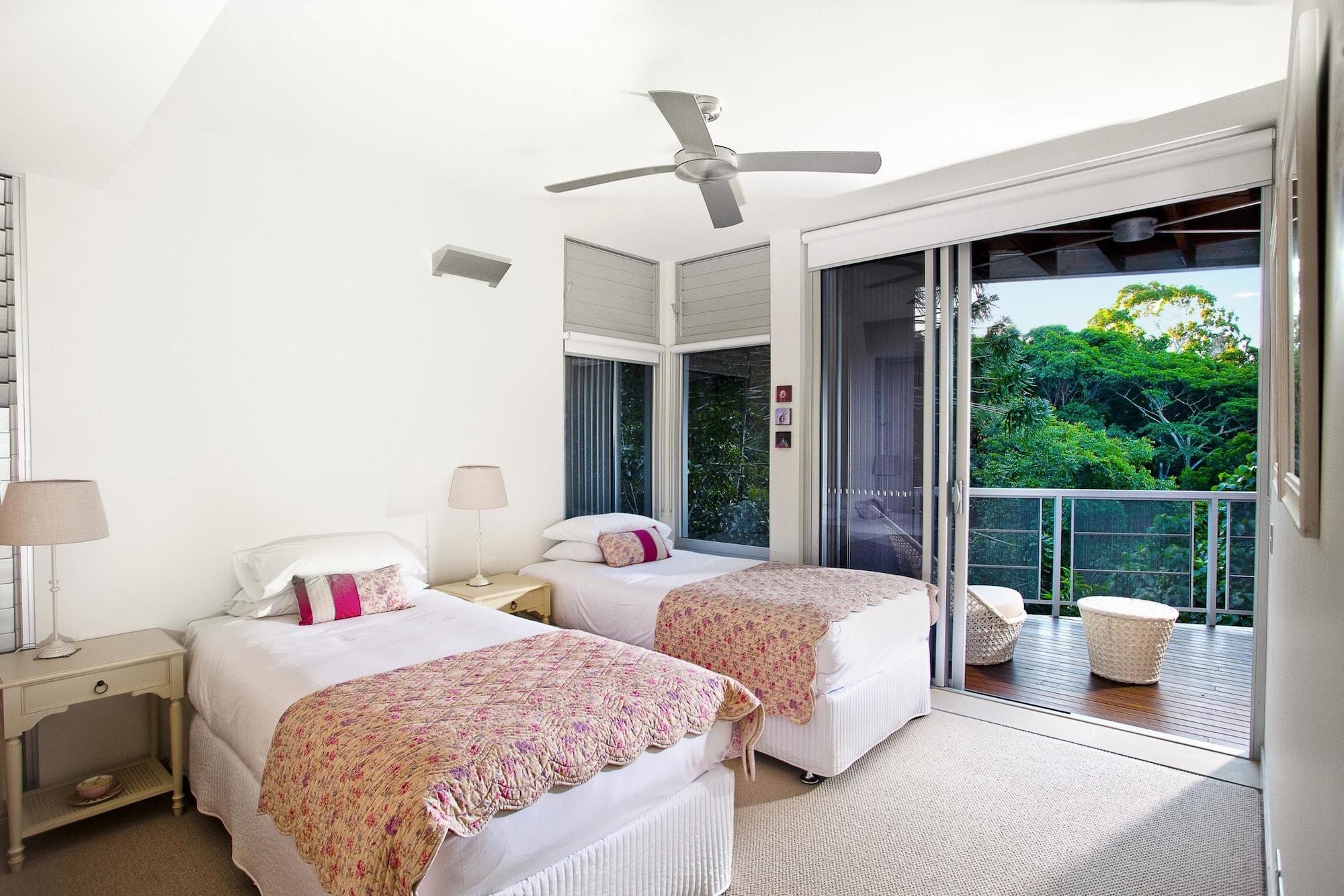 Peppers Noosa Resort And Villas מראה חיצוני תמונה A bedroom at the resort