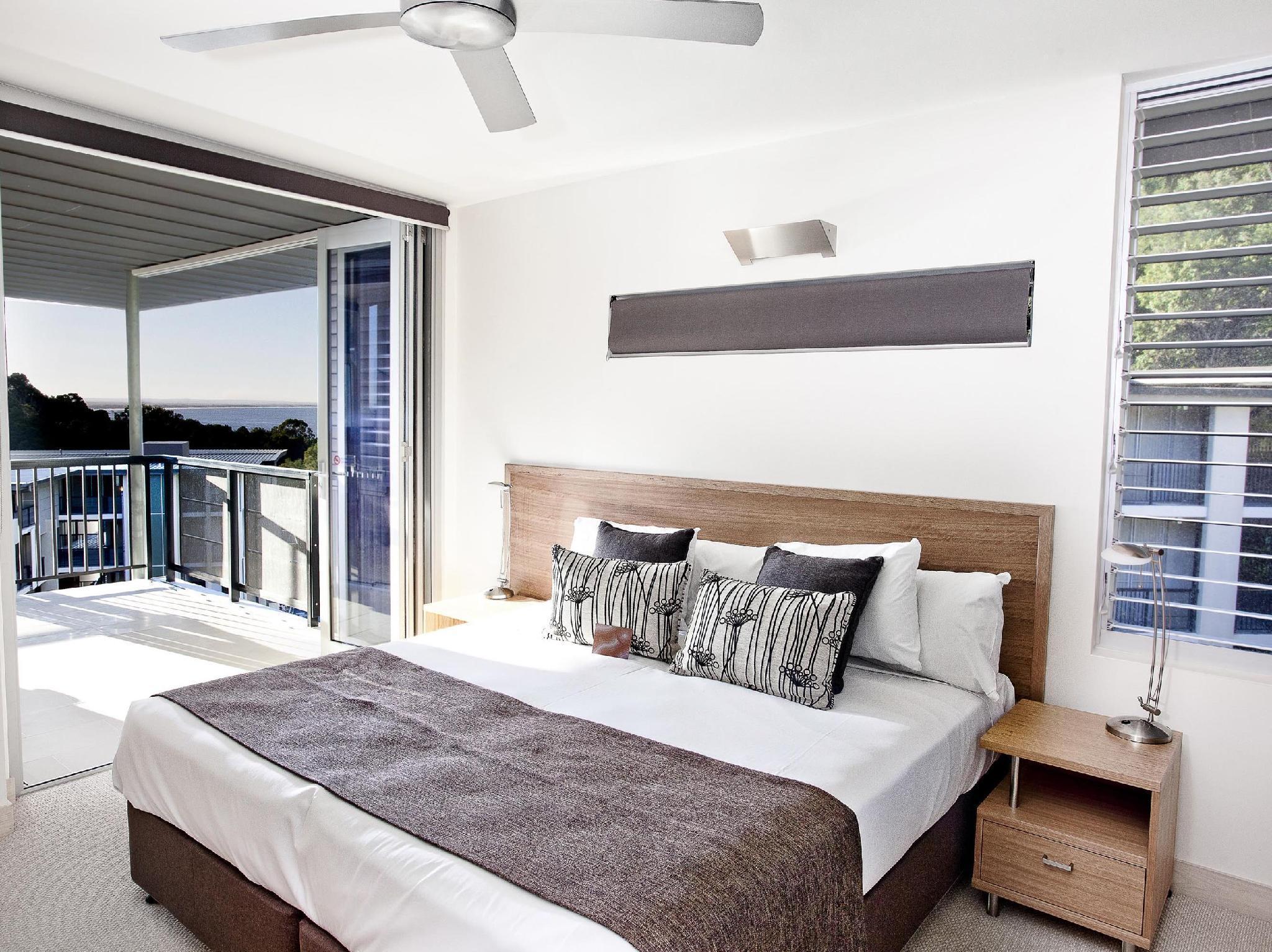 Peppers Noosa Resort And Villas מראה חיצוני תמונה A bedroom at the Mantra Trilogy