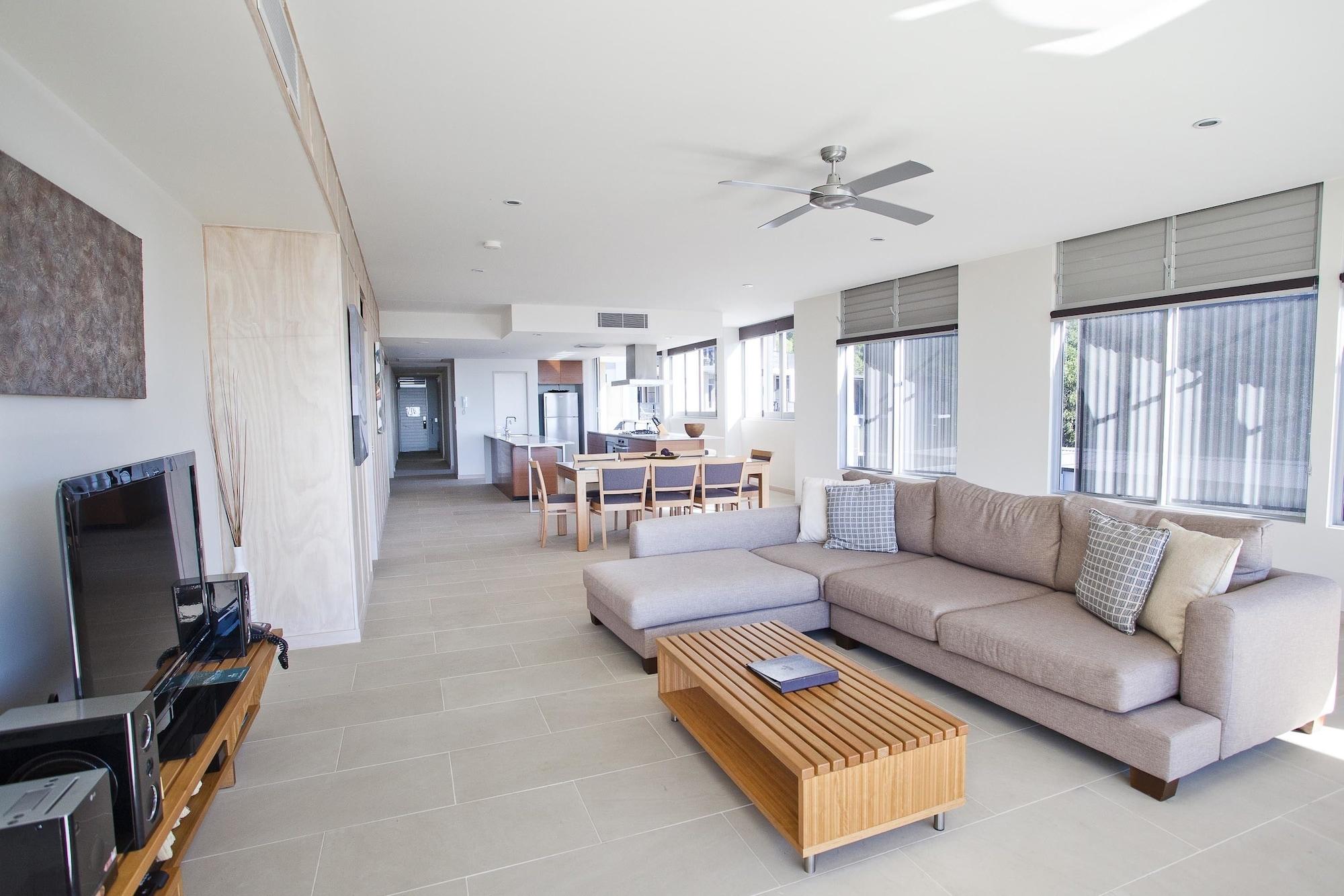 Peppers Noosa Resort And Villas מראה חיצוני תמונה A living room in a modern house