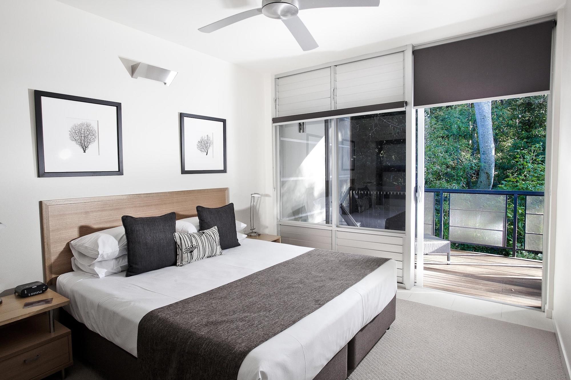 Peppers Noosa Resort And Villas מראה חיצוני תמונה A bedroom at the Mantra on Saltwater Island