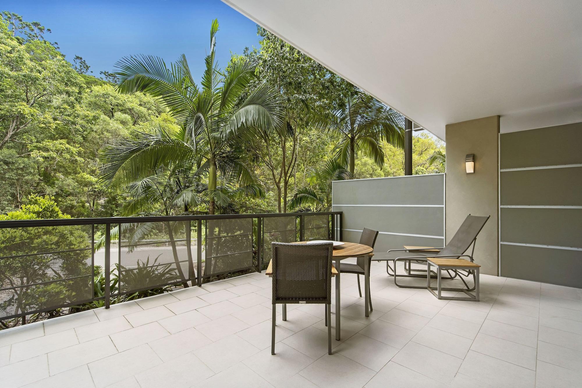 Peppers Noosa Resort And Villas מראה חיצוני תמונה A balcony at the hotel
