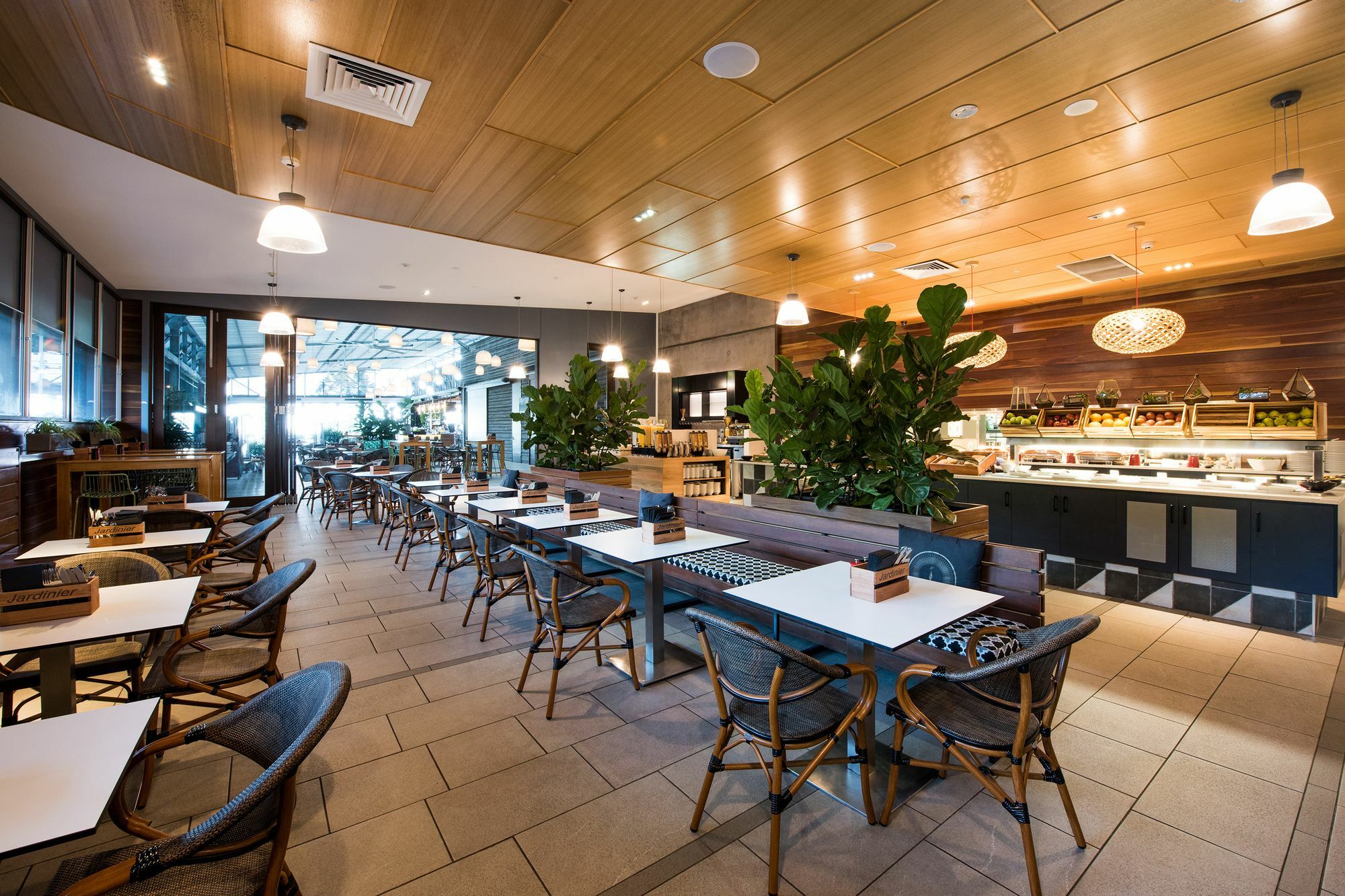 Peppers Noosa Resort And Villas מראה חיצוני תמונה The interior of the restaurant