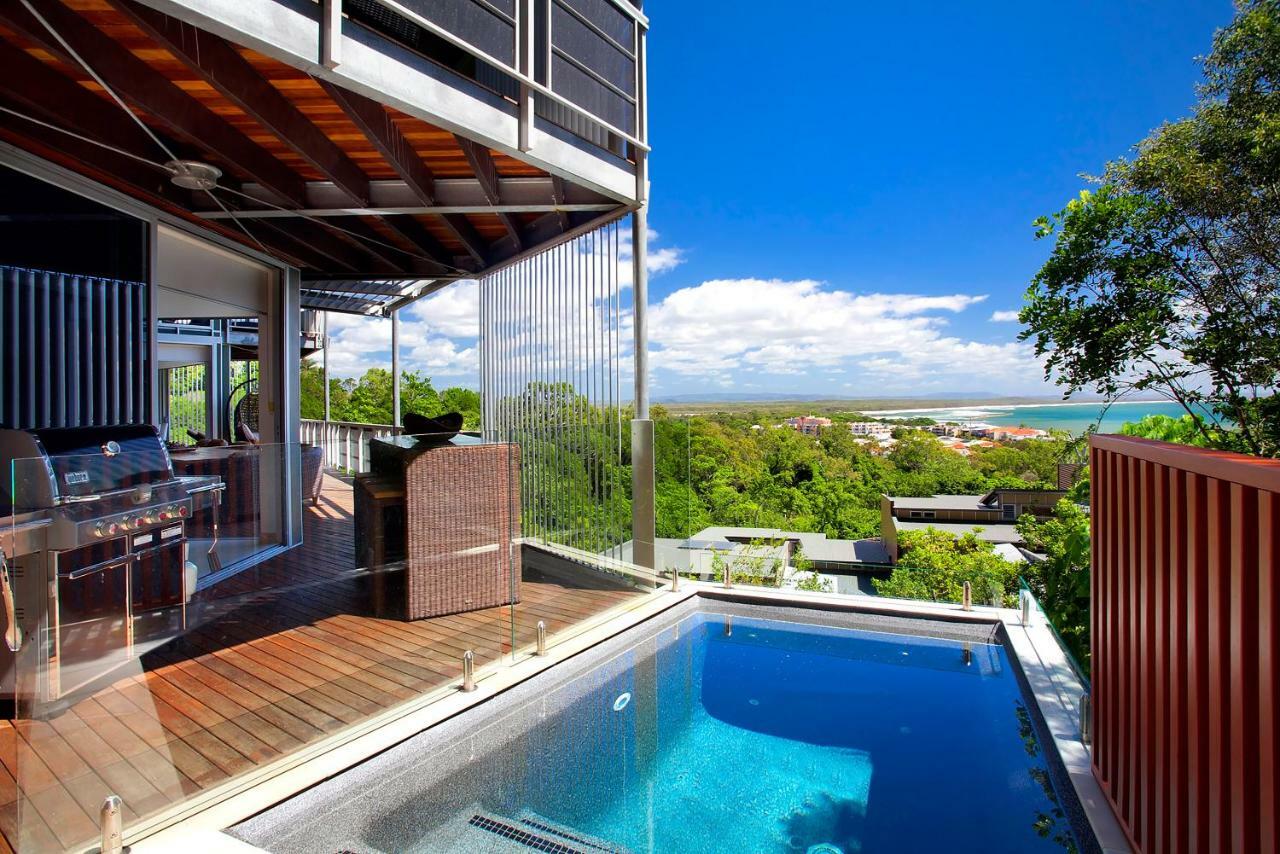 Peppers Noosa Resort And Villas מראה חיצוני תמונה A pool at a private residence in Queensland, Australia